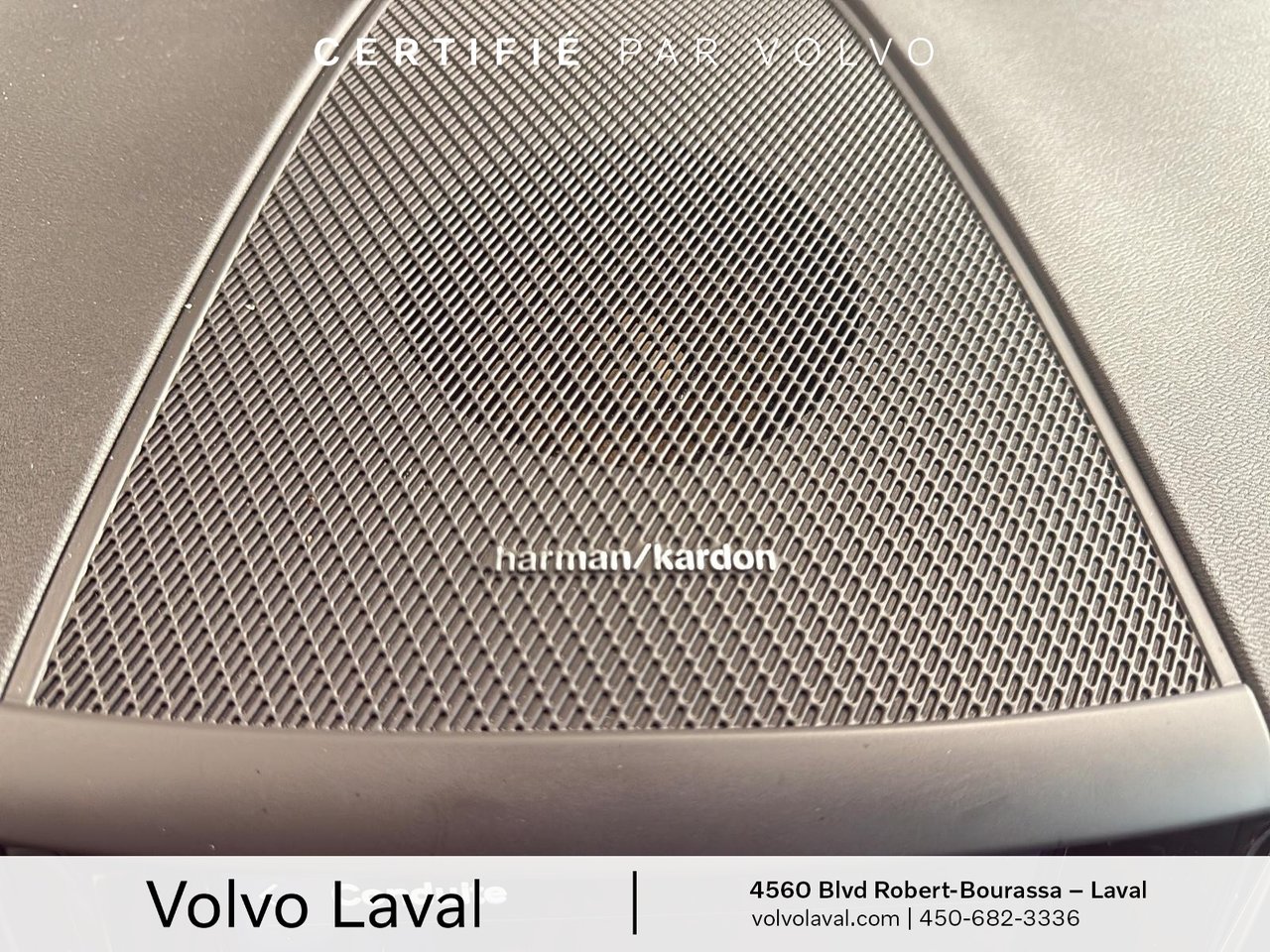 Volvo XC60 Recharge Plus Dark Theme 2023-20