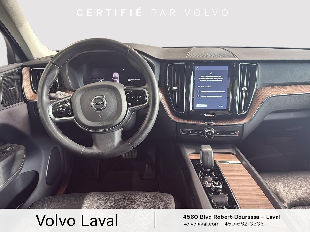 Volvo XC60 Recharge Plus Dark Theme 2023-11