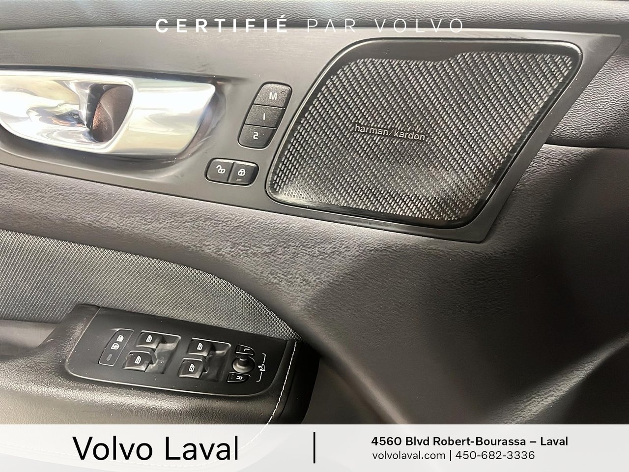 Volvo XC60 R-Design 2022-18