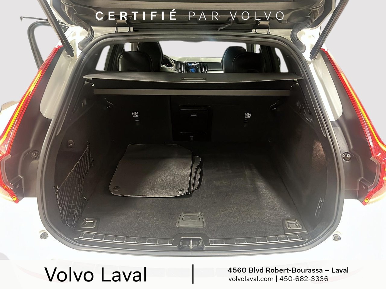 Volvo XC60 R-Design 2022-21