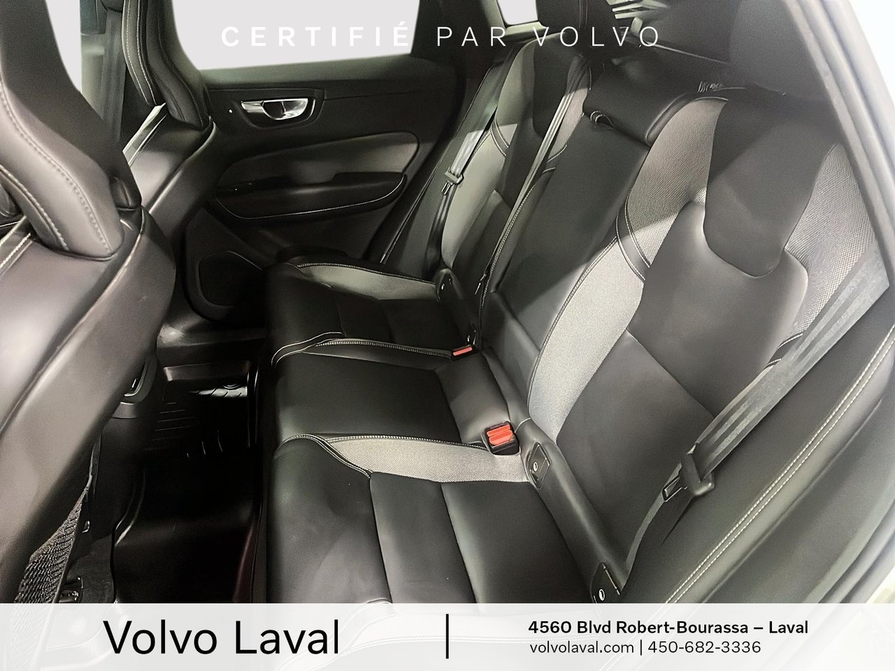 Volvo XC60 R-Design 2022-19