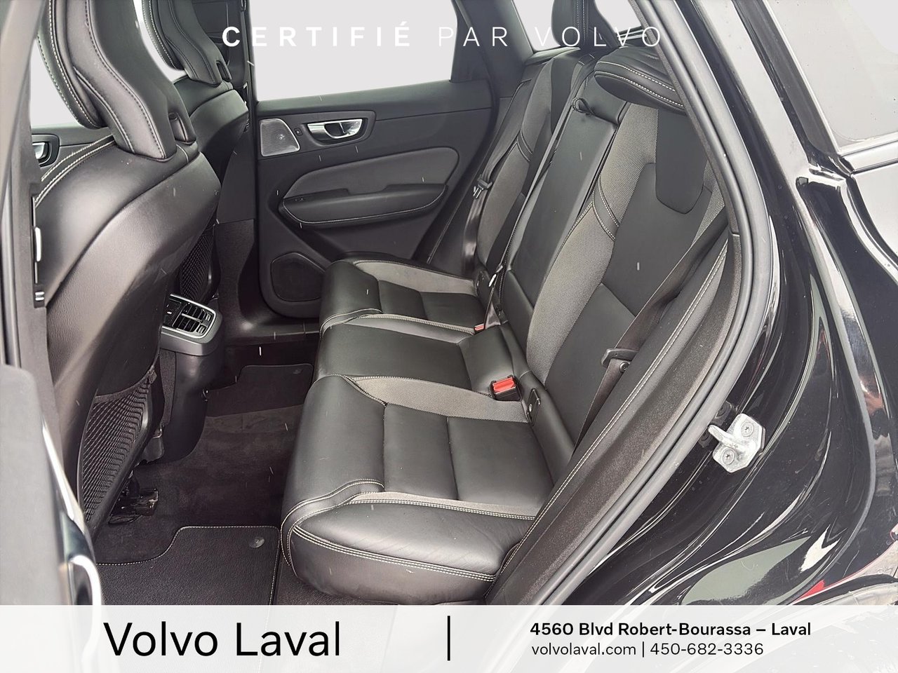 Volvo XC60 R-Design 2022-8