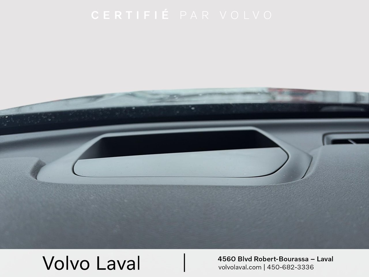 Volvo XC60 R-Design 2022-13