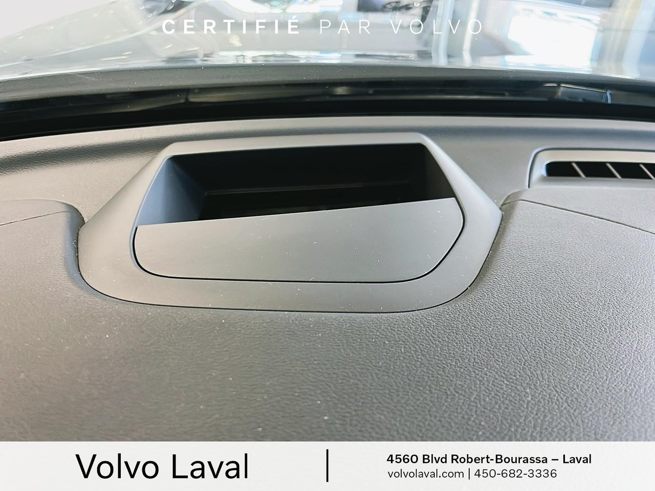 Volvo XC60 R-Design 2022-16