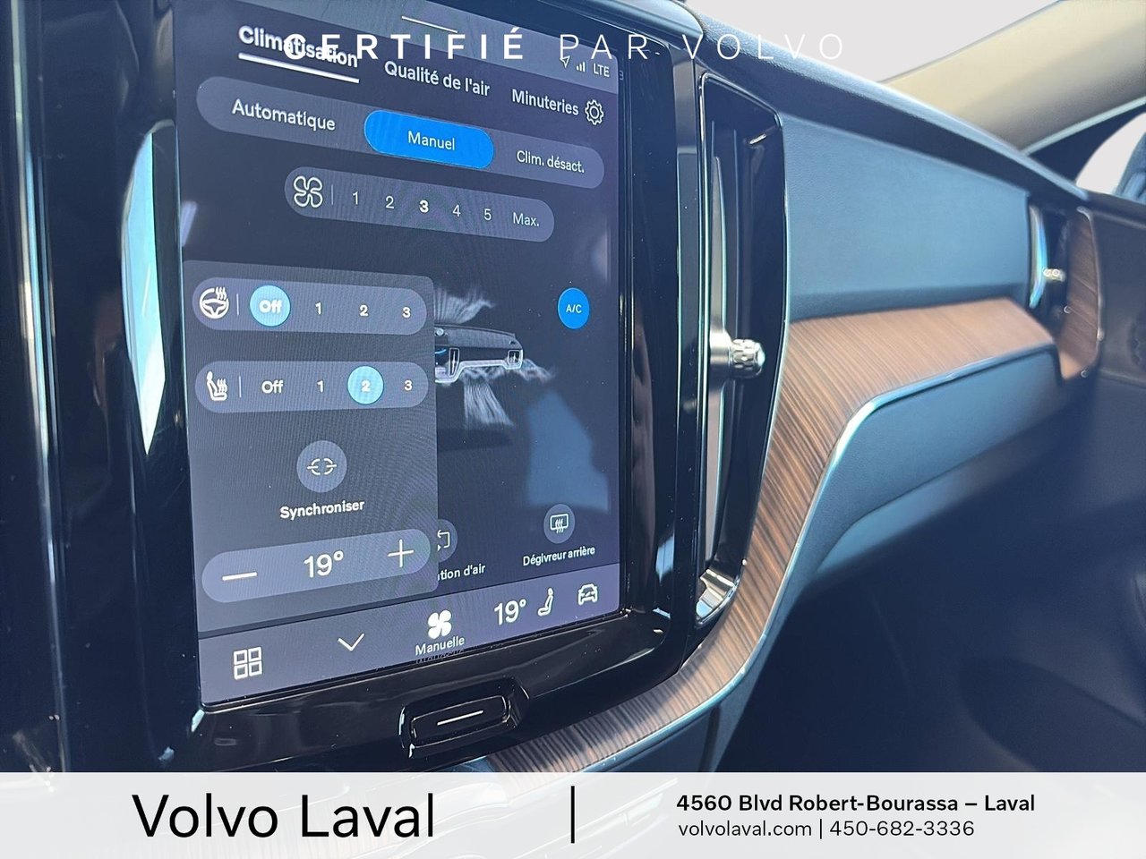 2023 Volvo XC60 Plus Dark Theme-22