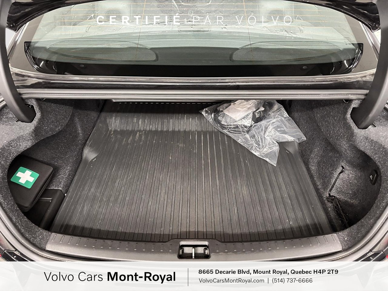 Volvo S60 Plug-In Hybrid Ultra Black Edition T8 2025-4