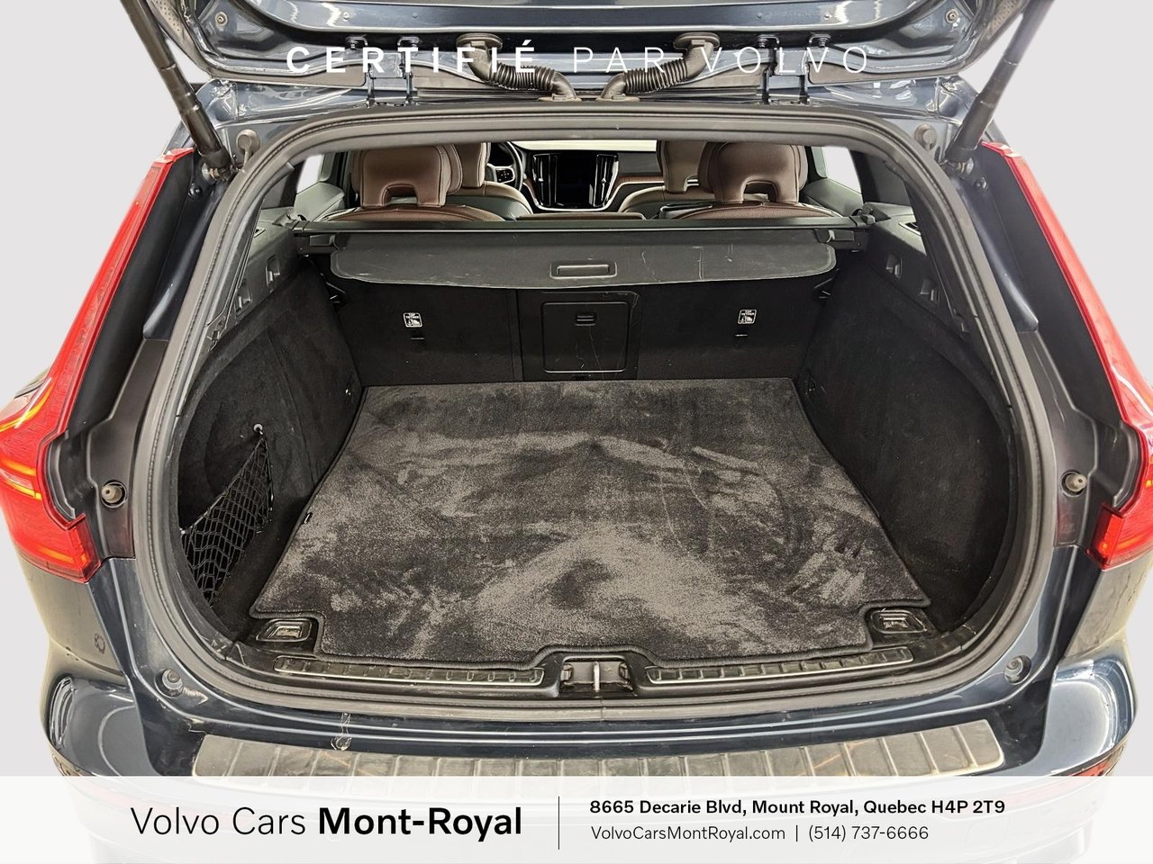 2023 Volvo V60 Plus Dark Theme-4