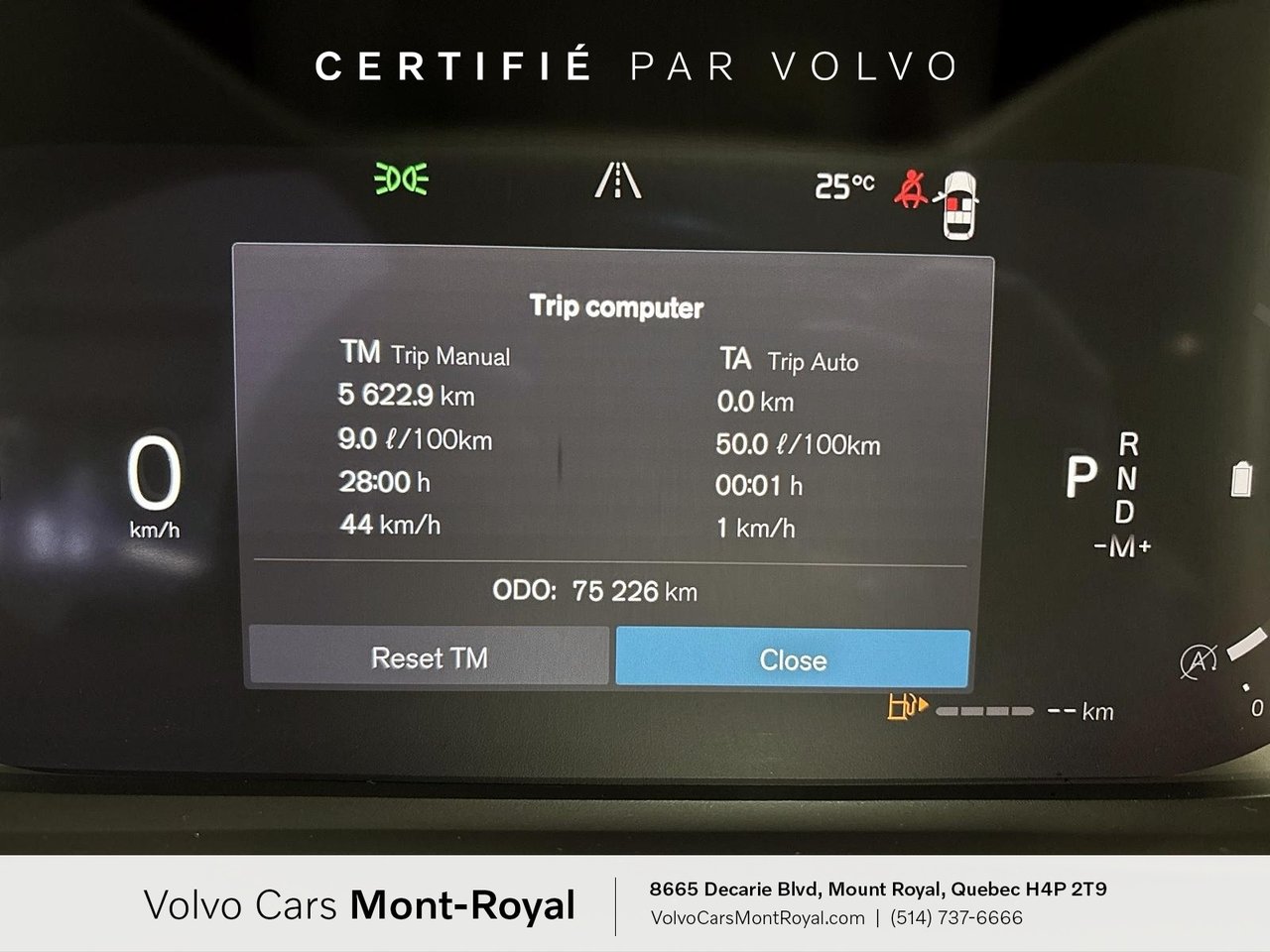 Volvo XC40 Plus Dark Theme 2023-11