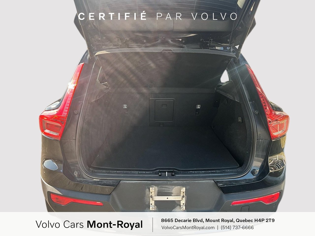 Volvo XC40 Plus Dark Theme 2025-4