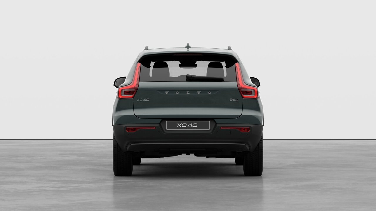 Volvo XC40 ULTRA DARK THEME 2026-5