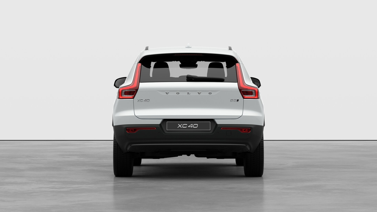 Volvo XC40 PLUS DARK THEME 2026-5