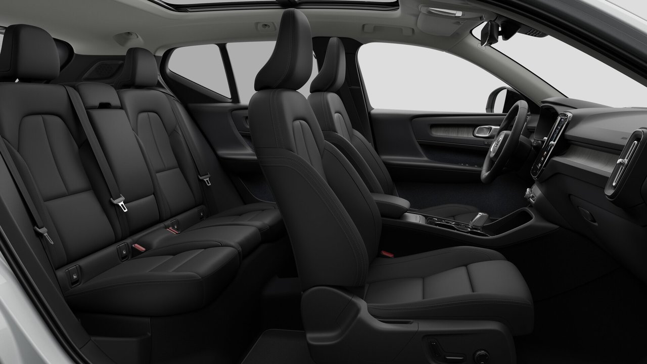 Volvo XC40 ULTRA DARK THEME 2026-12
