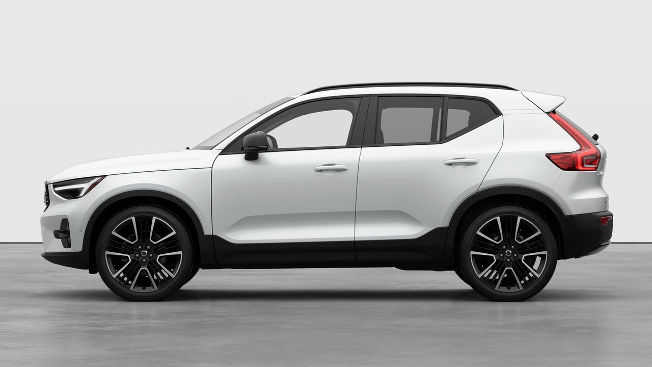 Volvo XC40 ULTRA DARK THEME 2026-7