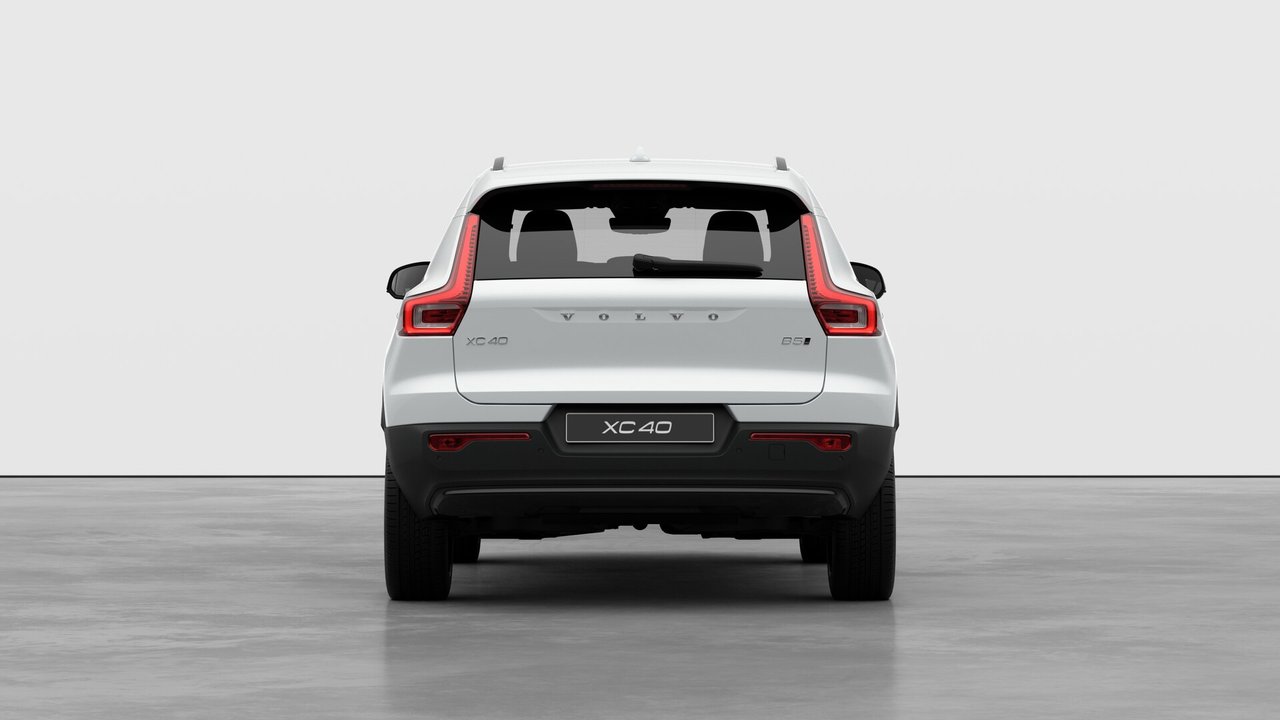 Volvo XC40 ULTRA DARK THEME 2026-5