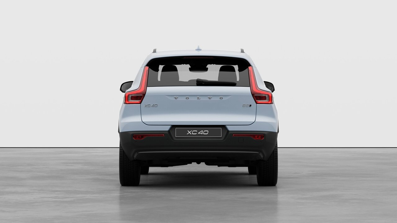2026 Volvo XC40 PLUS DARK THEME-5