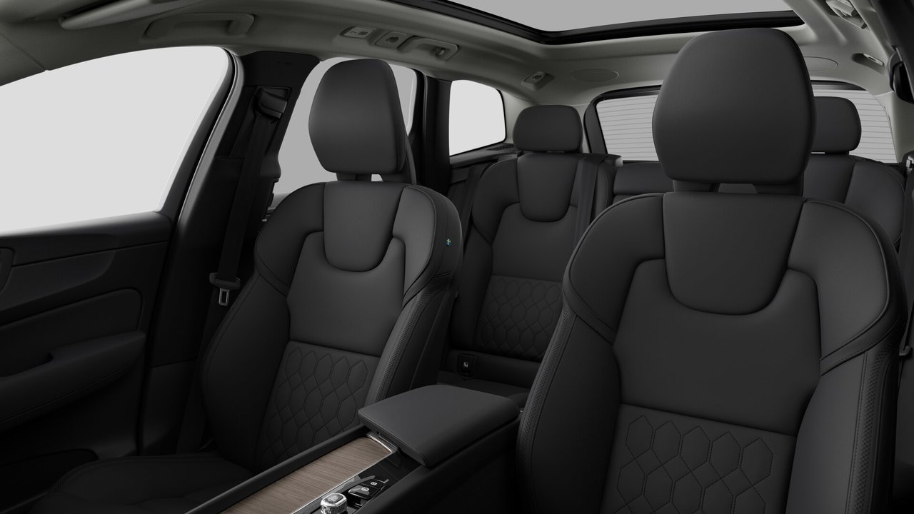 Volvo XC60 PLUS DARK THEME 2027-11
