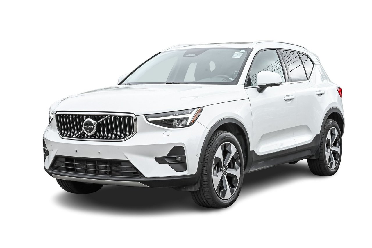 Crystal White Metallic 2024 Volvo XC40 SUV / Crossover All-Wheel Drive Automatic