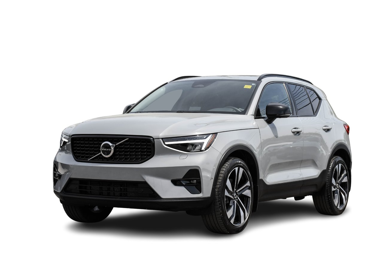 Gray (Vapour Grey Metallic) 2025 Volvo XC40 B5 Plus Dark Theme AWD SUV / Crossover All-Wheel Drive Automatic