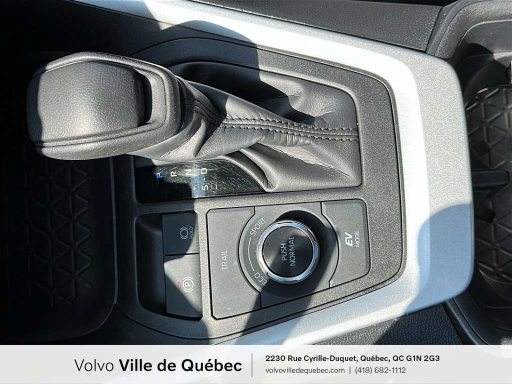 2024 Toyota Rav4 XLE Hyb-19
