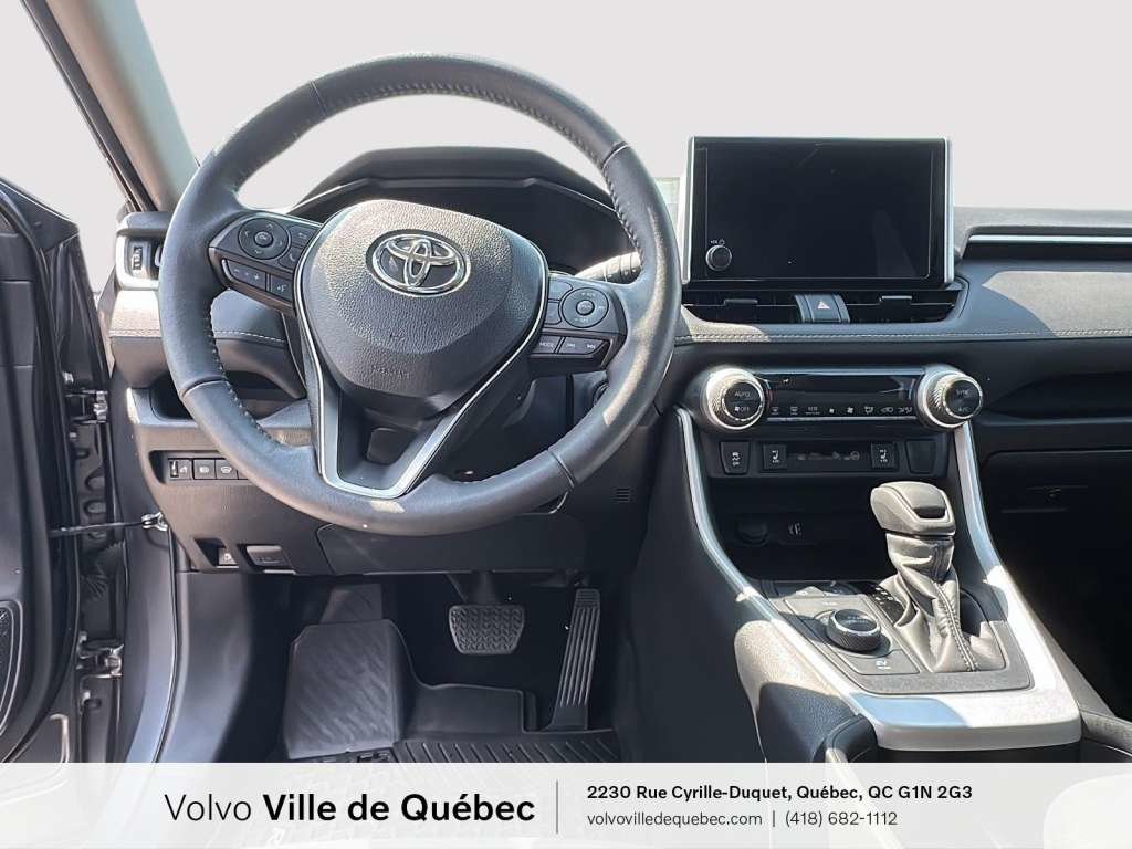 2024 Toyota Rav4 XLE Hyb-12