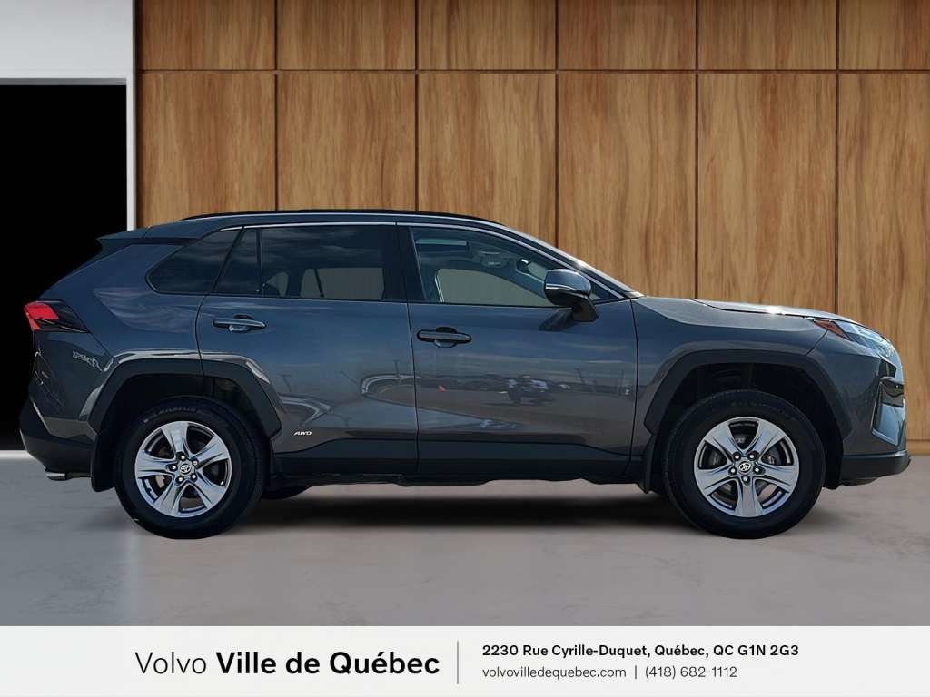 2024 Toyota Rav4 XLE Hyb-3
