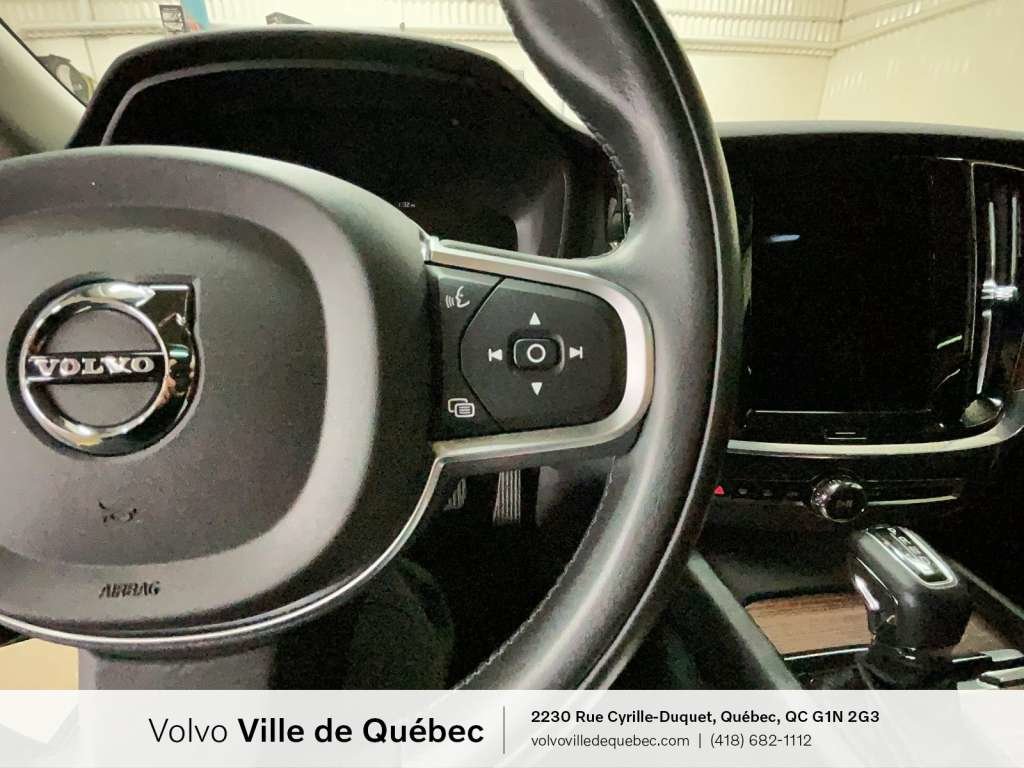 2022 Volvo V60 Momentum-14