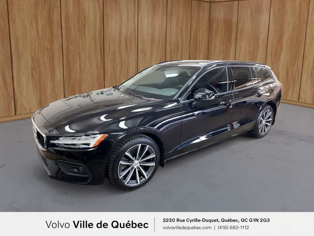 2022 Volvo V60 Momentum-0
