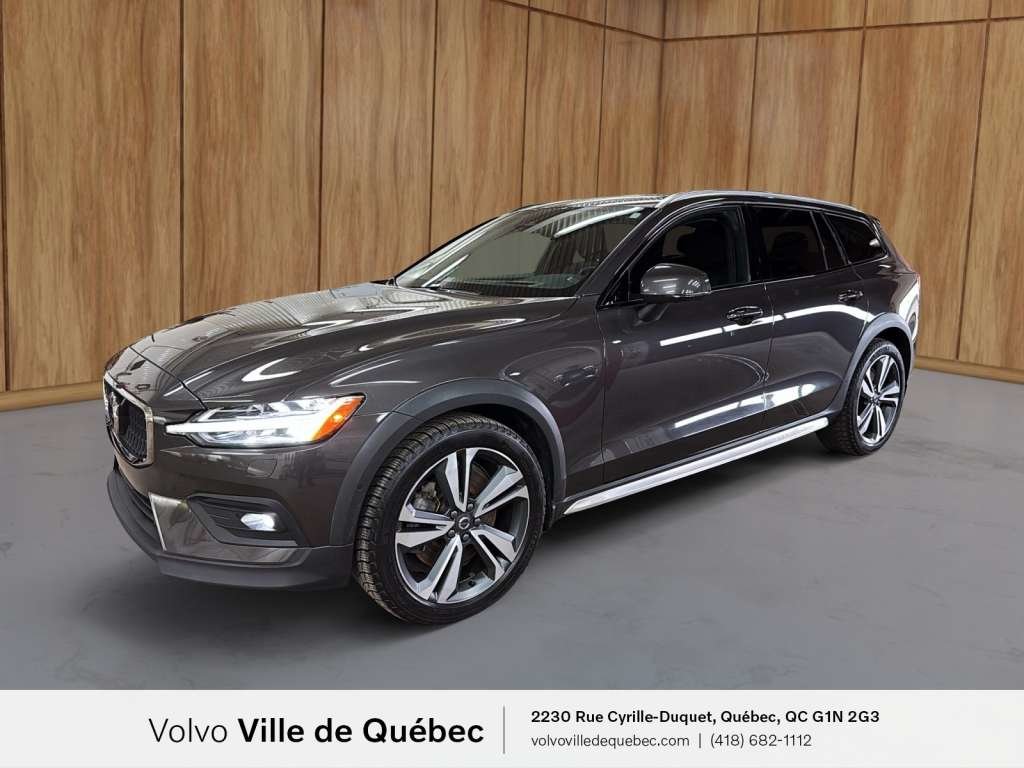 2023 Volvo V60 CC Ultimate-0