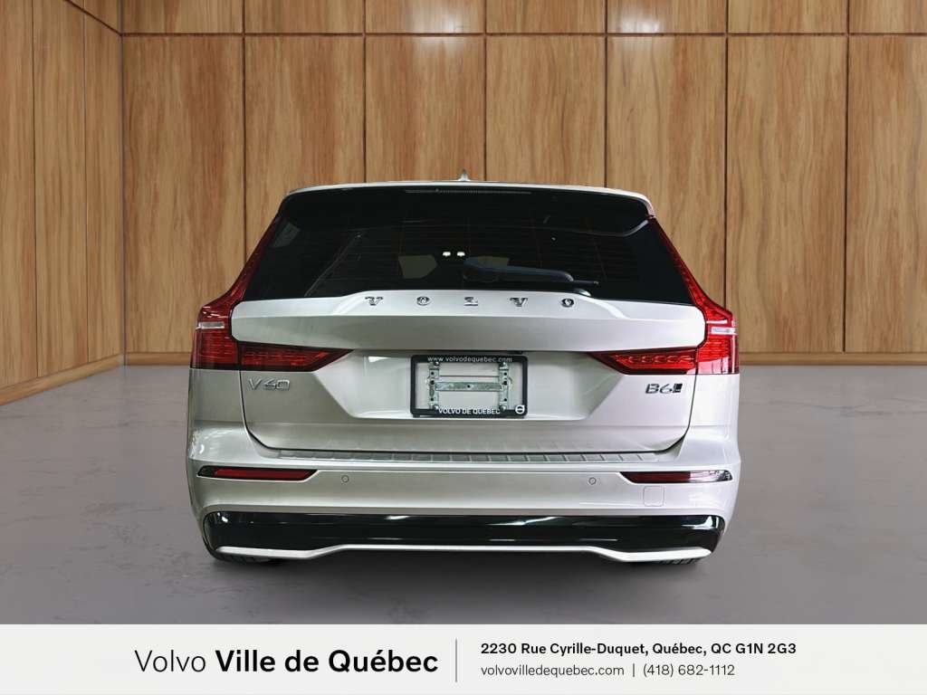 Volvo V60 Plus 2023-4