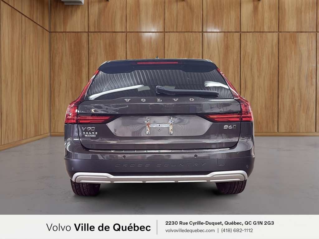 Volvo V90 CC B6 2022-4