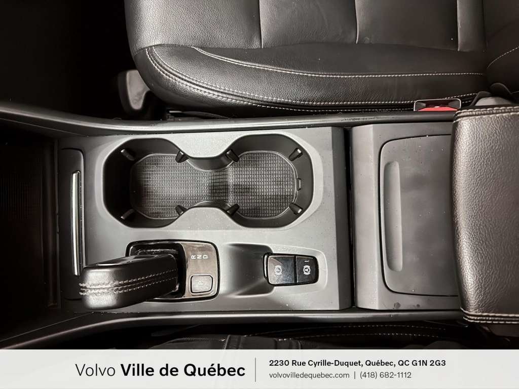 2020 Volvo XC40 Momentum-20