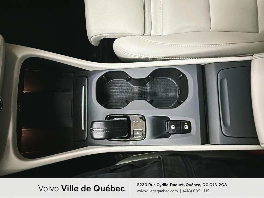 2020 Volvo XC40 Momentum-18