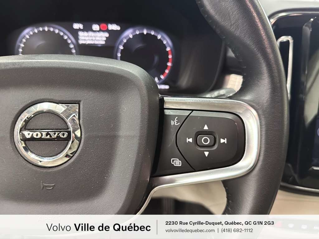 2020 Volvo XC40 Momentum-11