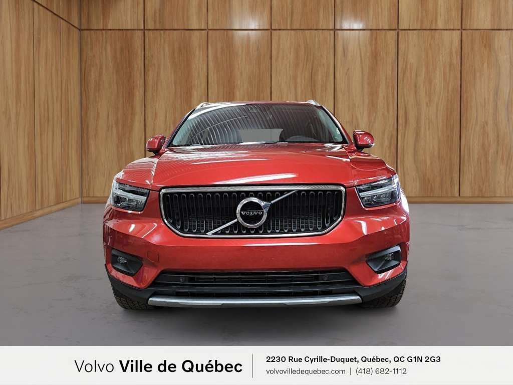 2022 Volvo XC40 Momentum-2