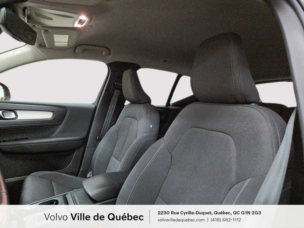 2022 Volvo XC40 Momentum-10