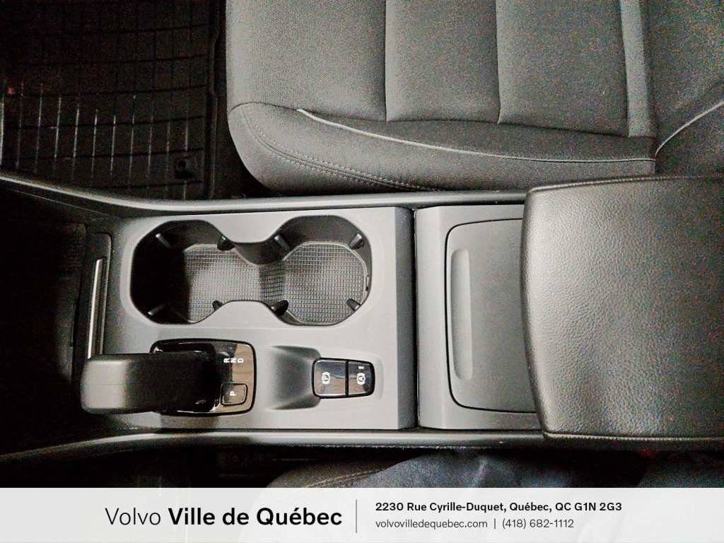 2022 Volvo XC40 Momentum-22