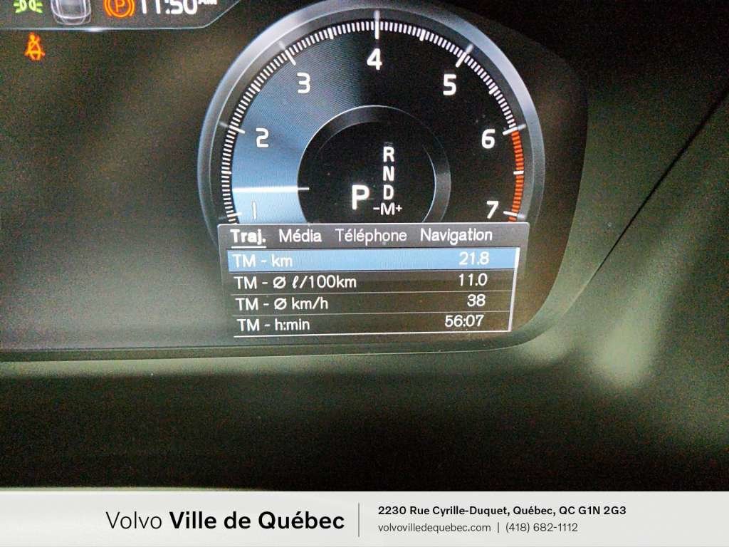 2022 Volvo XC40 Momentum-18