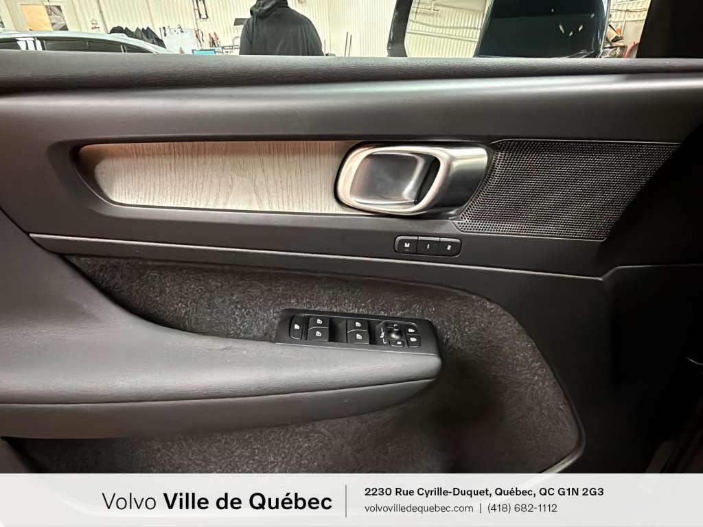 2022 Volvo XC40 Inscription-23