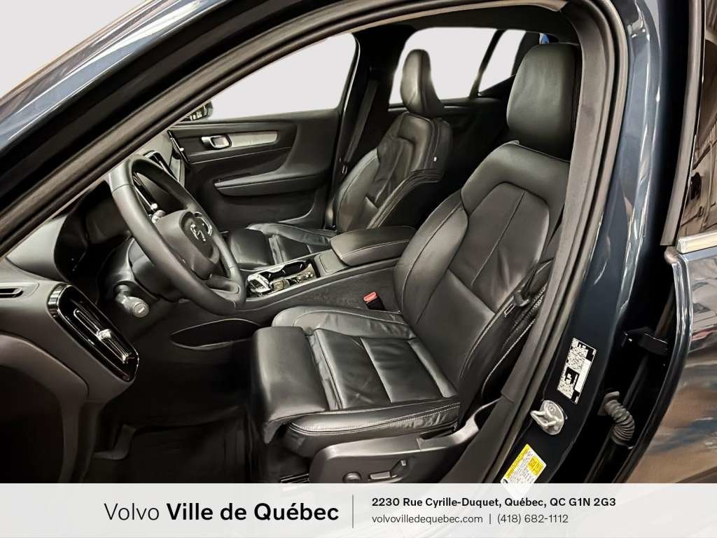 2022 Volvo XC40 Inscription-1