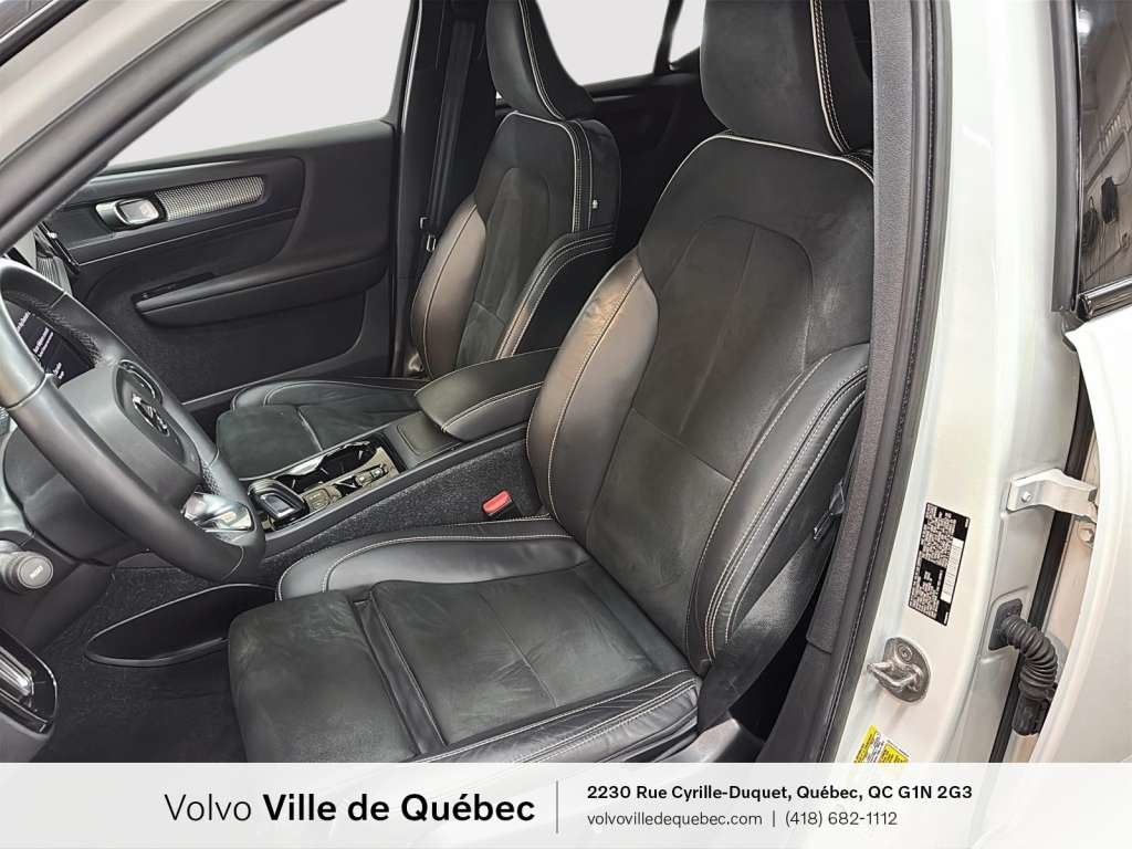 2022 Volvo XC40 R-Design-1