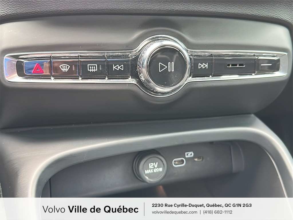 Volvo XC40 Recharge Plus 2022-21