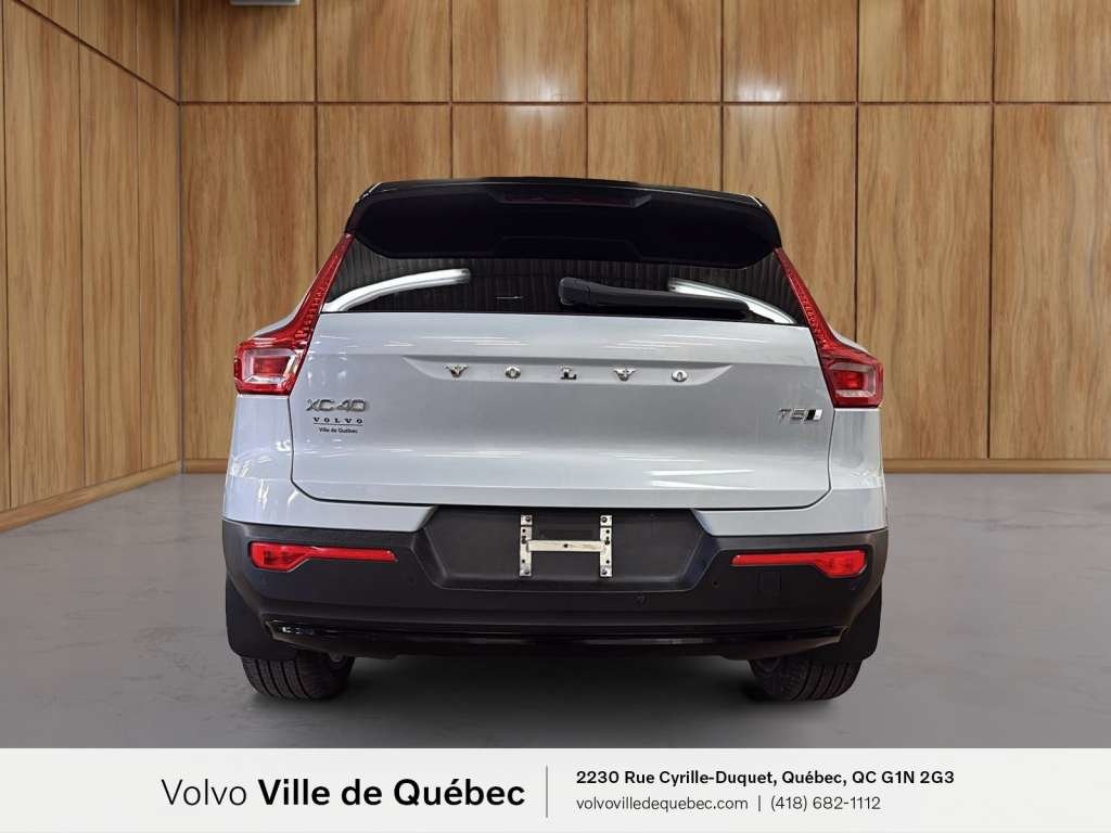 2022 Volvo XC40 R-Design-4