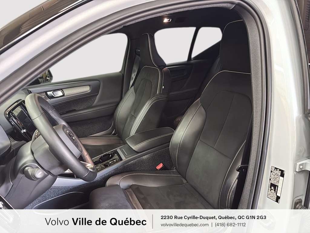 2022 Volvo XC40 R-Design-1