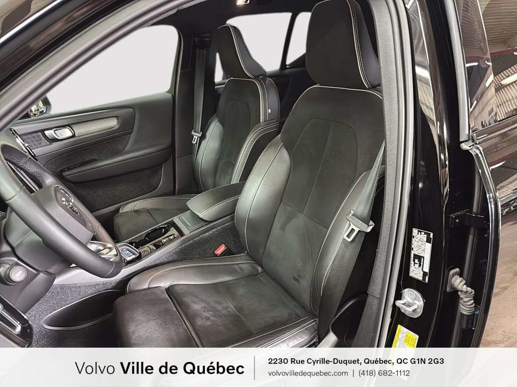 2022 Volvo XC40 R-Design-1