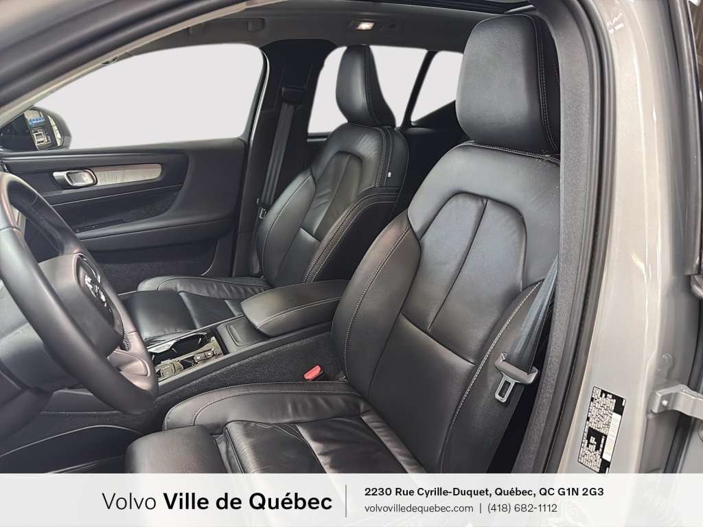 Volvo XC40 Plus Dark B5 2023-1