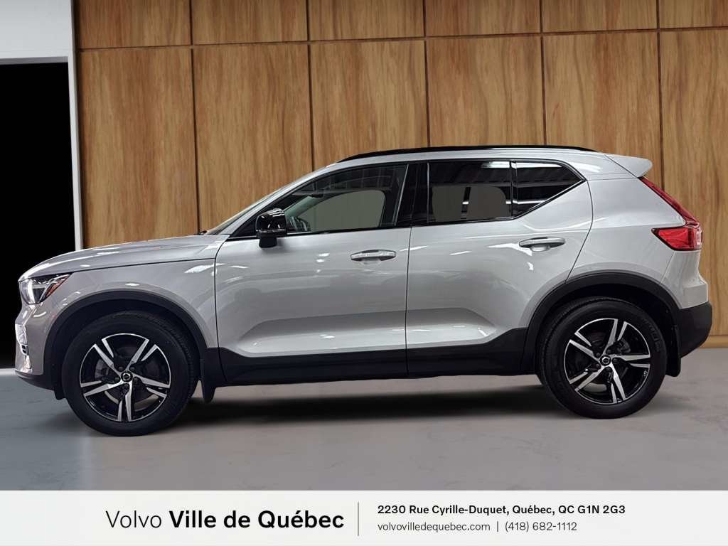 Volvo XC40 Plus Dark B5 2023-6