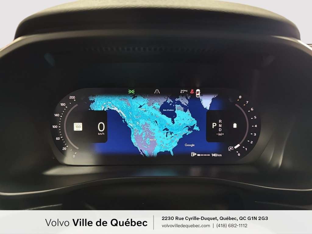 Volvo XC40 Plus Dark B5 2023-18