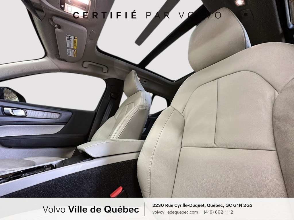 2023 Volvo XC40 Plus Dark B5-8