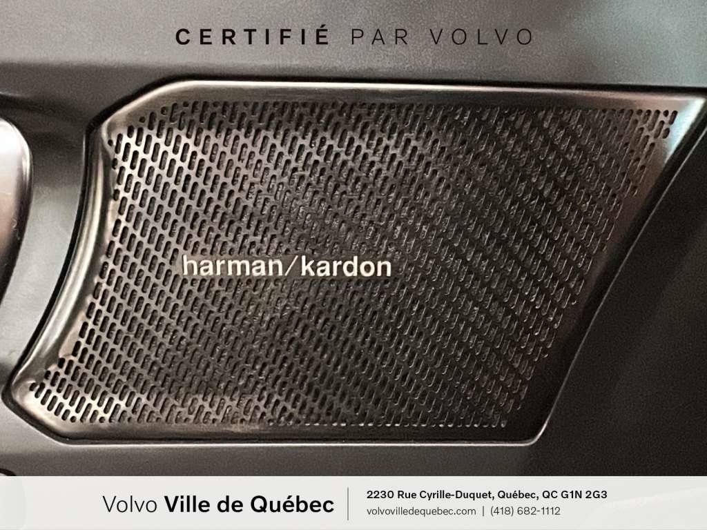 Volvo XC40 Plus Dark B5 2023-20