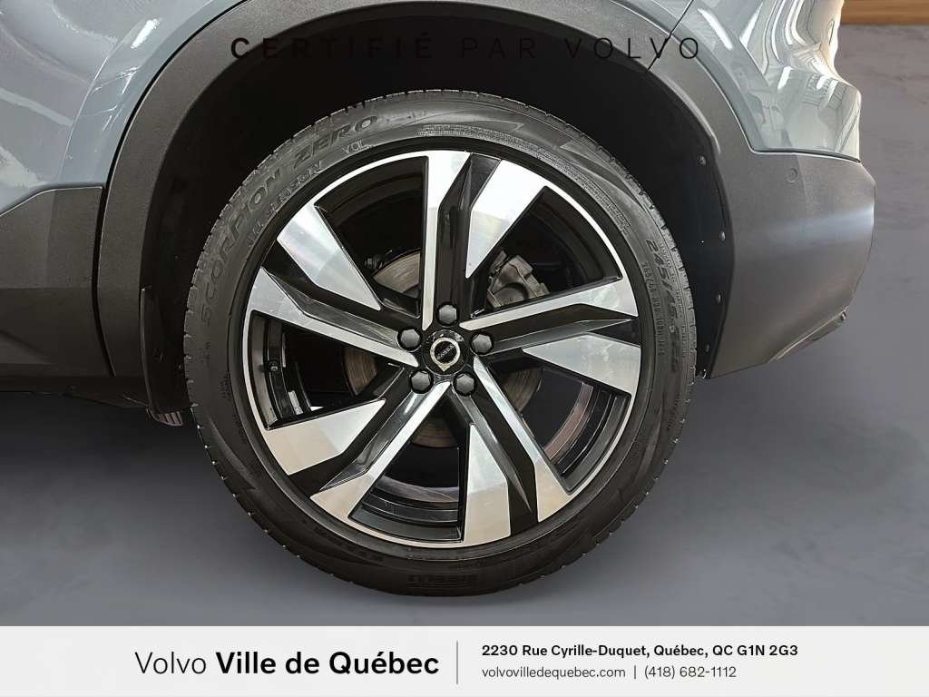 Volvo XC40 Plus Dark B5 2023-6
